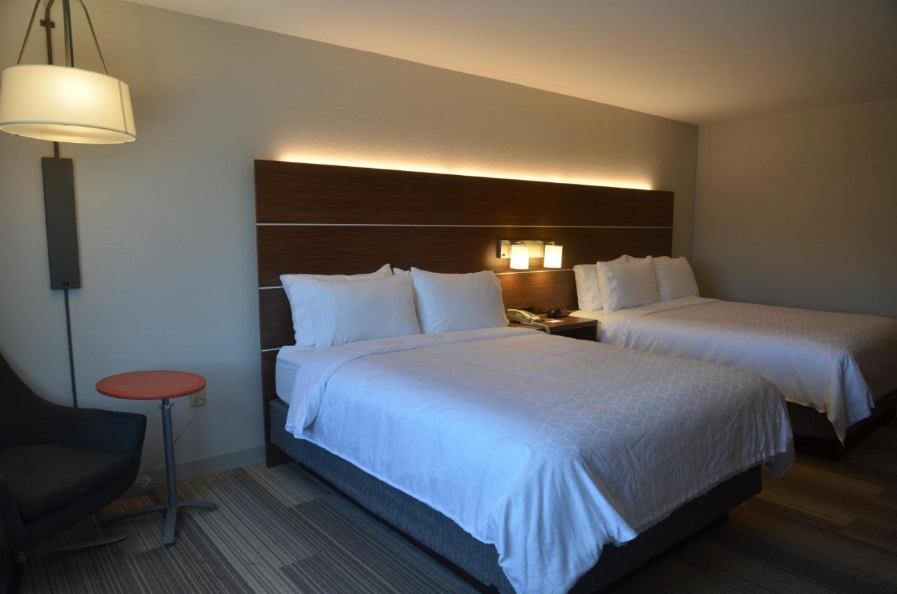 Holiday Inn Express Hotel & Suites Rochester By Ihg Екстериор снимка