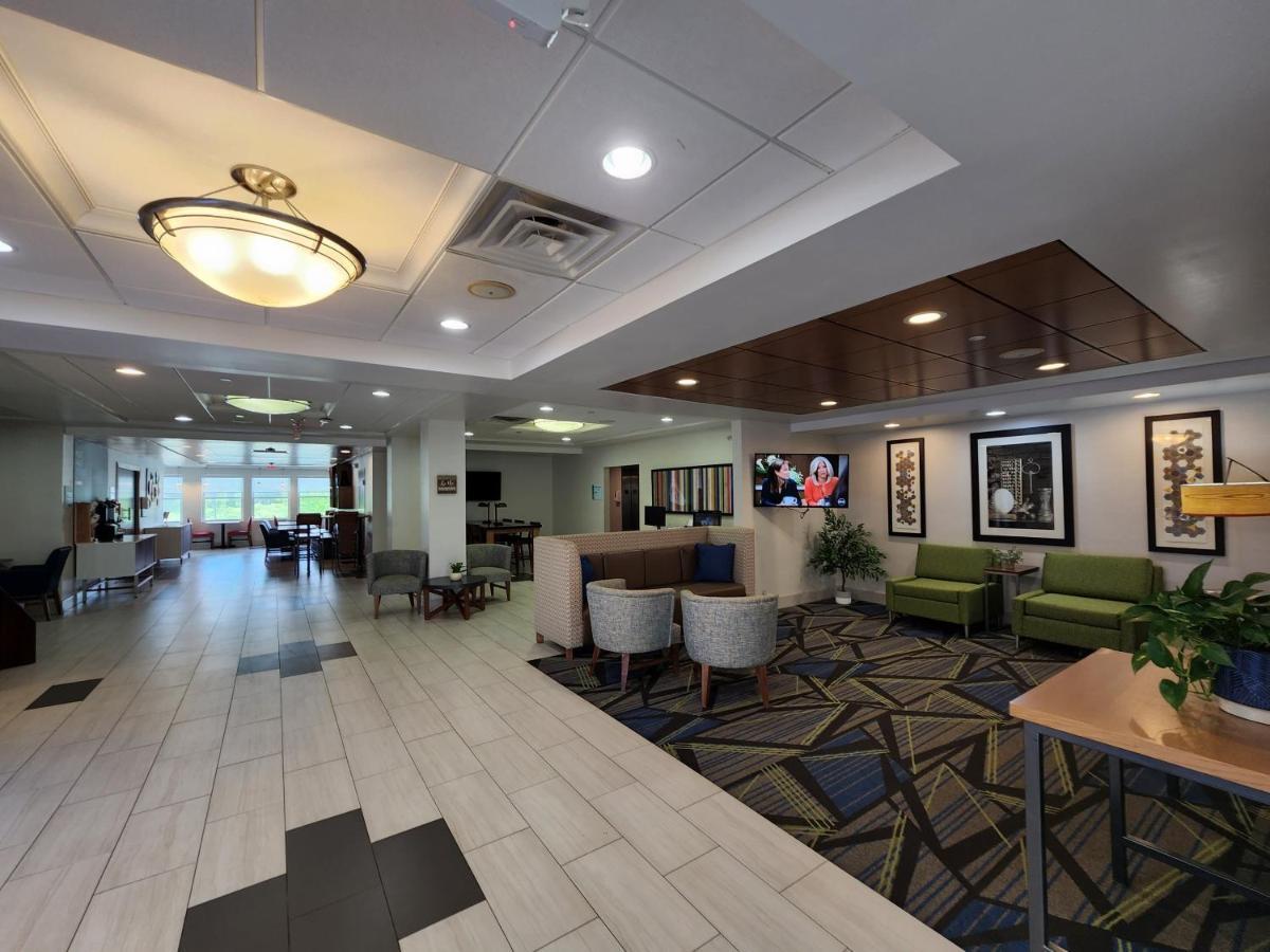 Holiday Inn Express Hotel & Suites Rochester By Ihg Екстериор снимка