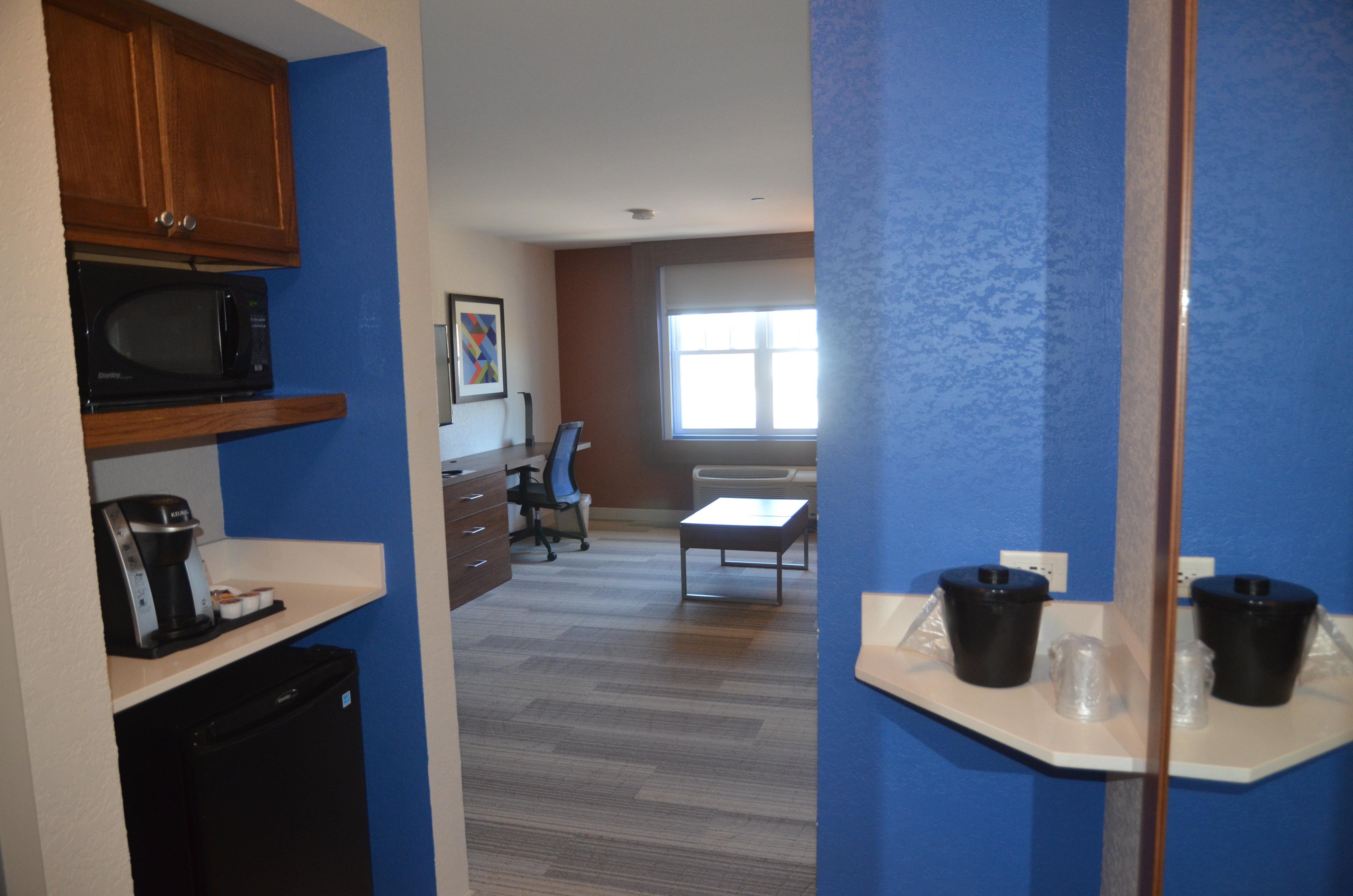 Holiday Inn Express Hotel & Suites Rochester By Ihg Екстериор снимка