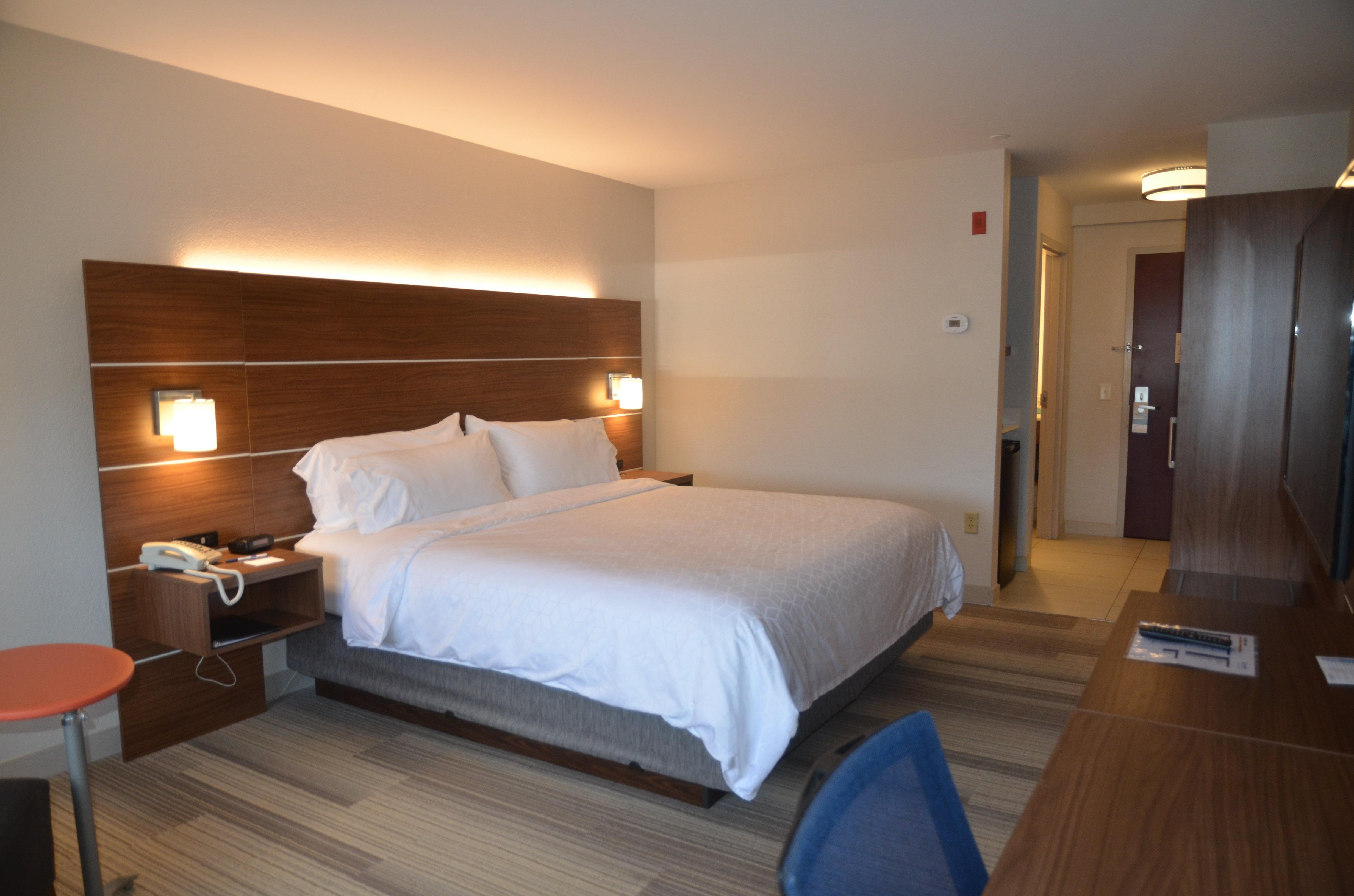 Holiday Inn Express Hotel & Suites Rochester By Ihg Екстериор снимка