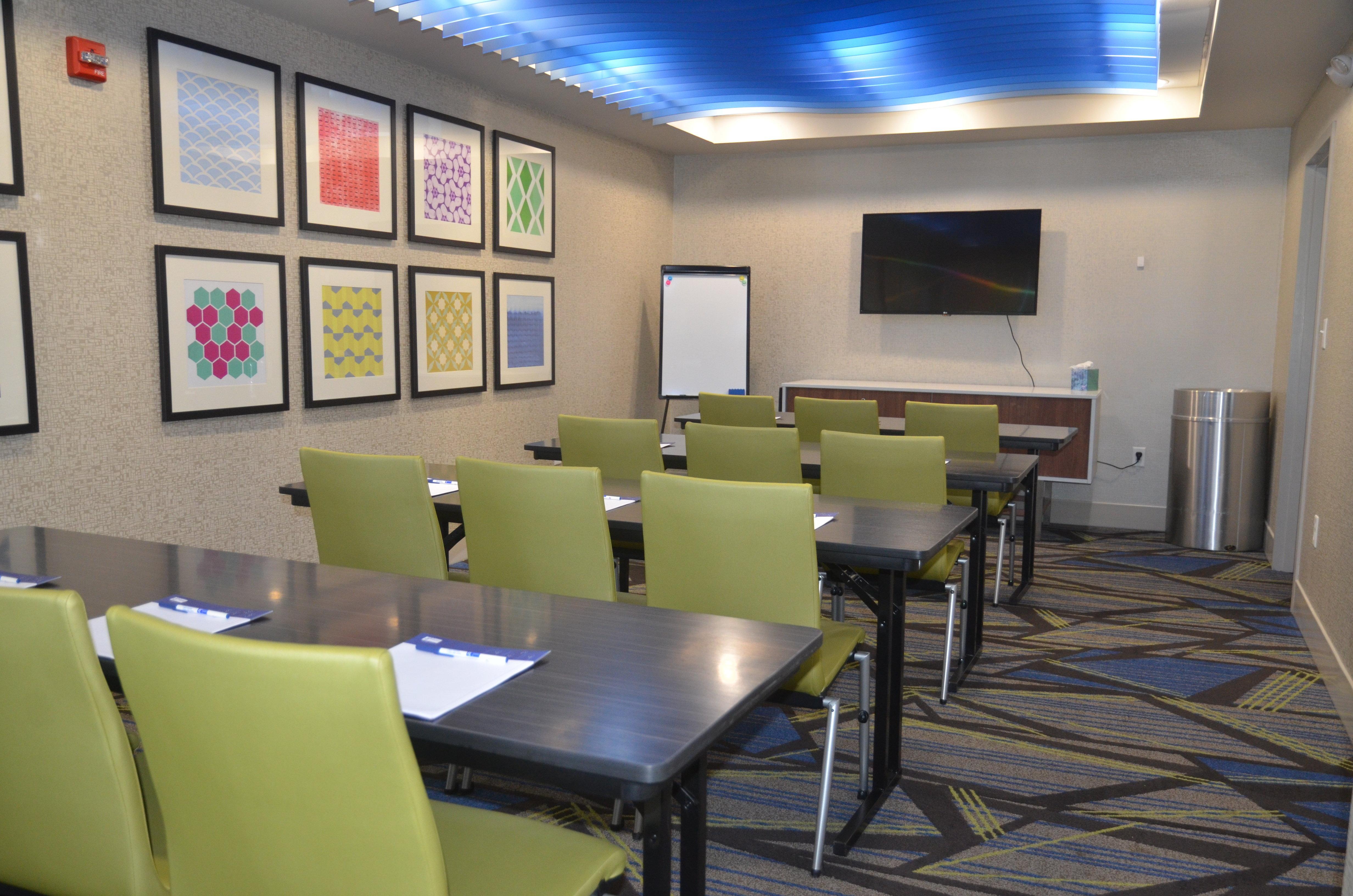 Holiday Inn Express Hotel & Suites Rochester By Ihg Екстериор снимка