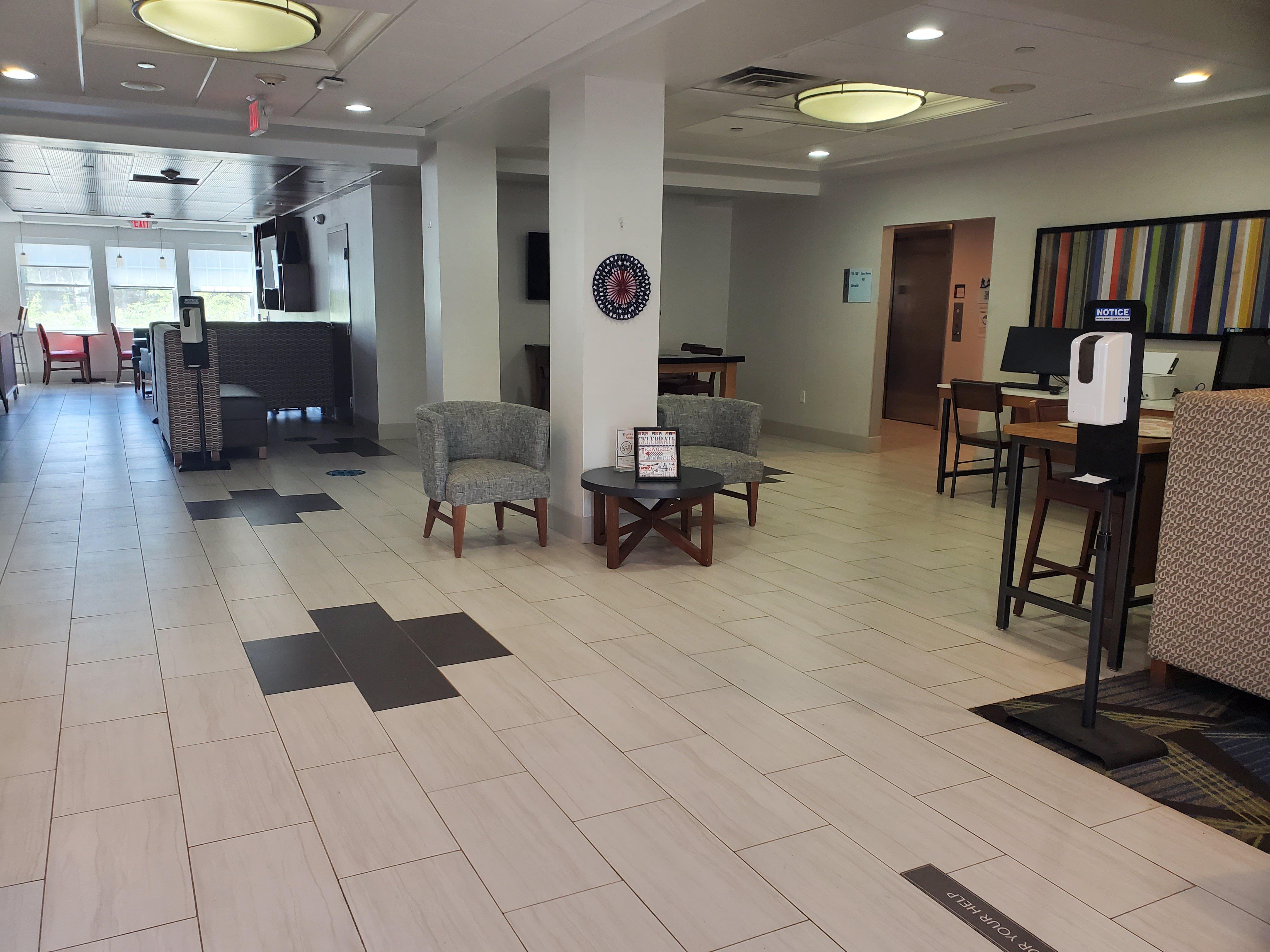 Holiday Inn Express Hotel & Suites Rochester By Ihg Екстериор снимка