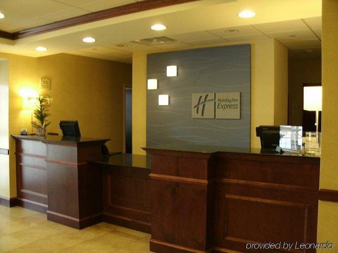 Holiday Inn Express Hotel & Suites Rochester By Ihg Интериор снимка